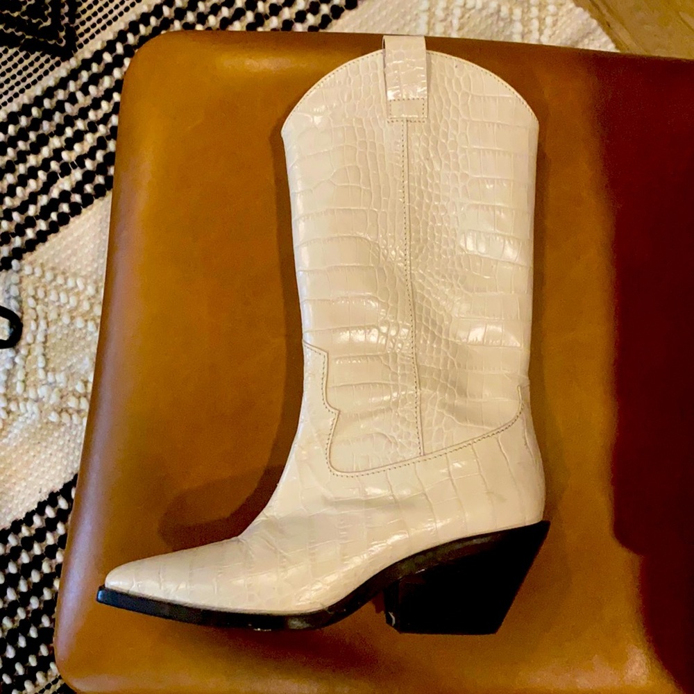 White Cowgirl Boots! 🤠